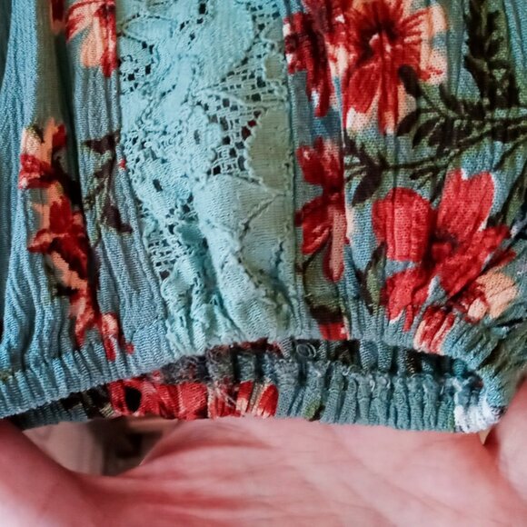 Gorgeous Suzanne Betro Women's XL Floral Boho Tassel Tie Tunic Top - Picture 7 of 13